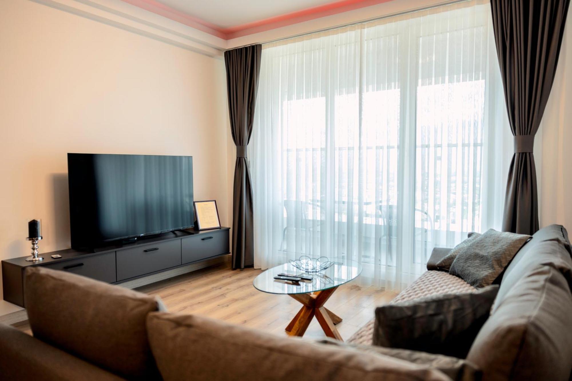 33Rd Floor Twin Apartments In Cevahir Sky City Complex With Pool, Spa, Fitness And Parking Included In Price Skopje Exterior foto