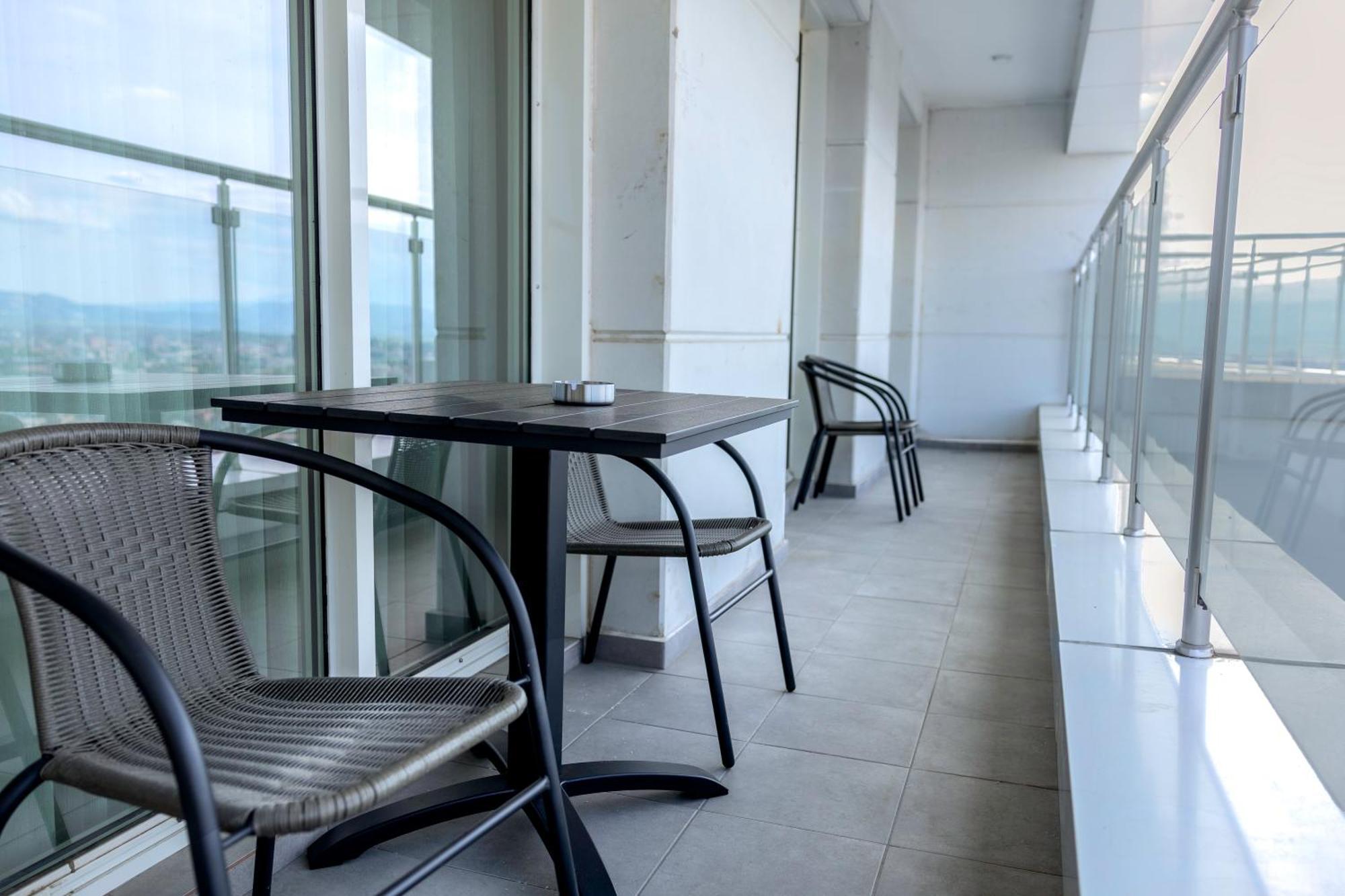 33Rd Floor Twin Apartments In Cevahir Sky City Complex With Pool, Spa, Fitness And Parking Included In Price Skopje Exterior foto